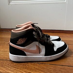 Air Jordan 1 SE Mid Peach Mocha Size 9